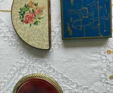 Vintage powder puff containers x4