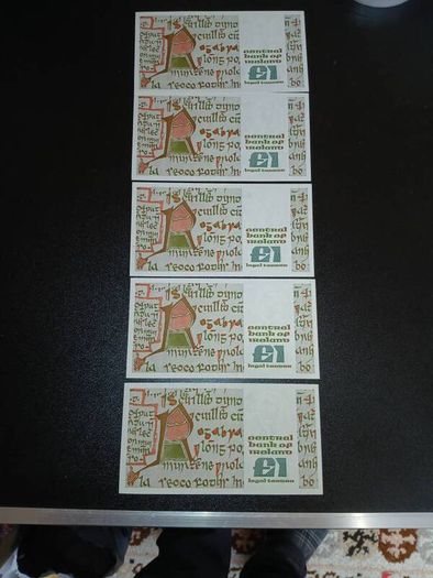 Five unc 1989 Queen meave lrish banknotes
