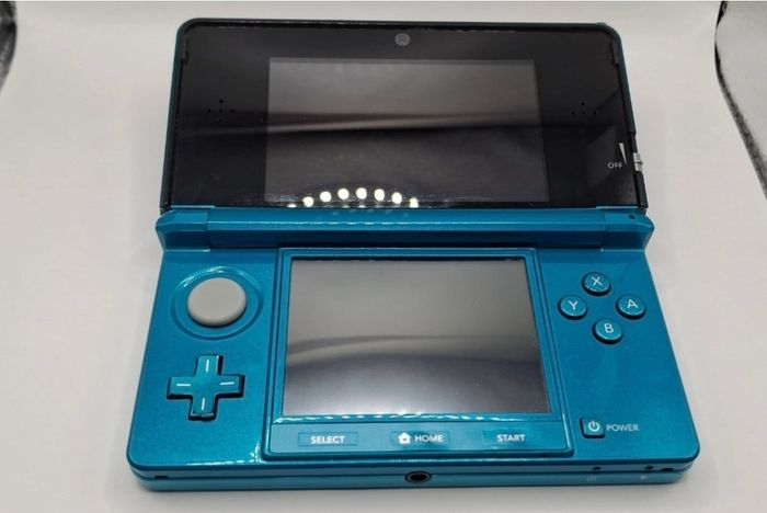 Nintendo 3DS Aqua Blue Console With Charger, SD Card, Battery & Stylus Region Free Modded
