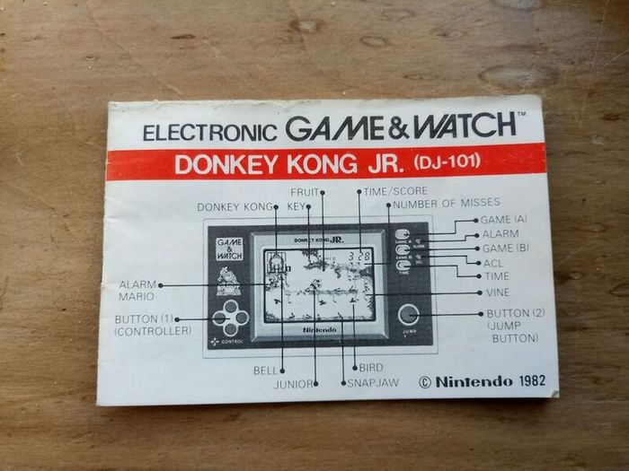 1982 Nintedo Game&Watch Donkey Kong Jr Manual