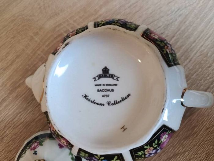 Sadler Heirloom Collection Bacchus 4737 Teapot