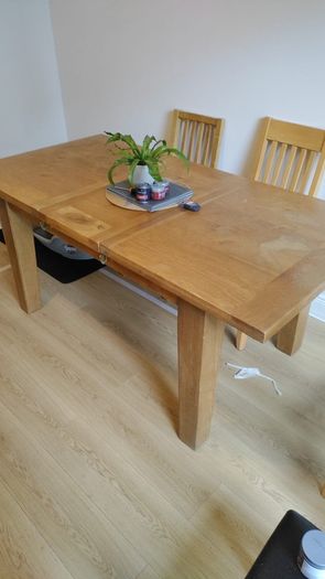 Solid Wood Dining Table (+6 chairs)