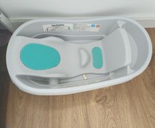Baby bath tub