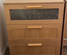 chest of drawers