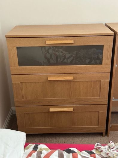 chest of drawers