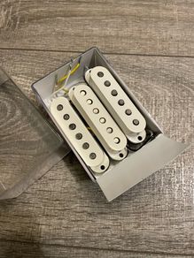 2011 Mexican Strat stock pickups