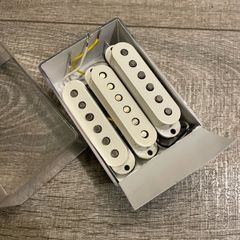 2011 Mexican Strat stock pickups