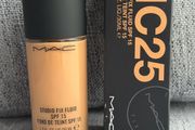 Mac studio fix fluid foundation