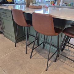 Counter Chair / Stool