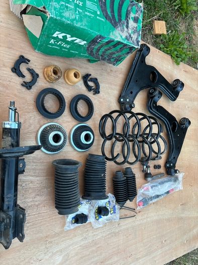 Car Parts - Full front suspension kit - NEW