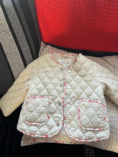 Girls jacket 6/9 mths new never worn