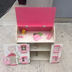 Free Doll House - project