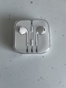 Apple earpods