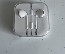 Apple earpods