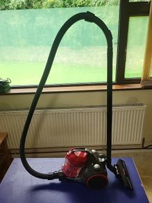 Bagless,cyclone vacuum 700W.HEPA filter(Washable)
