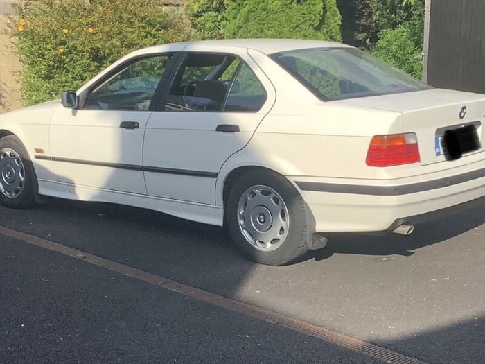 Bmw 3-series 1992. Final Price. No Offers