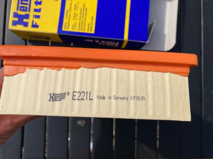 Hengst W124 / C124 air filter. Brand new.
