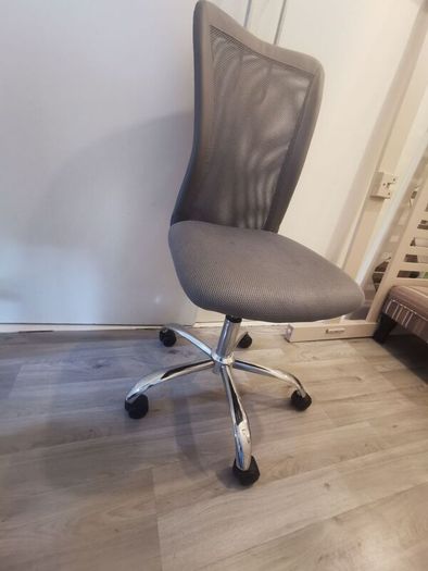 desk chair