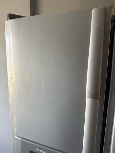 LG fridge freezer + water and ice dispenser