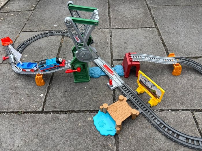 thomas and friends train set.