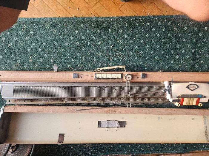 knitting machine