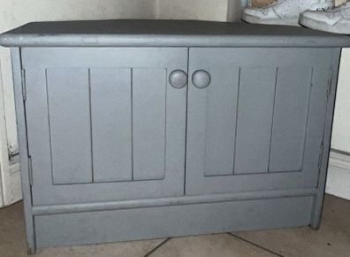 Corner table