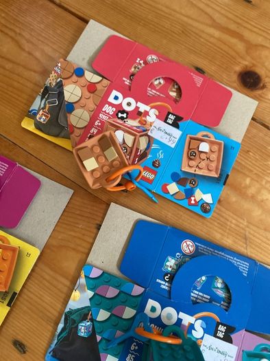 Lego dots