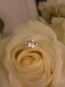 2ct Diamond cushion ring, 14kt gold