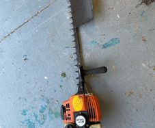 hedge strimmer