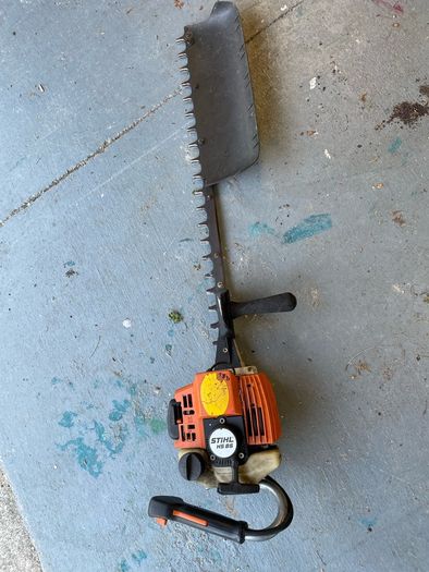 hedge strimmer
