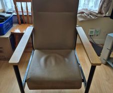 orthopaedic armchair