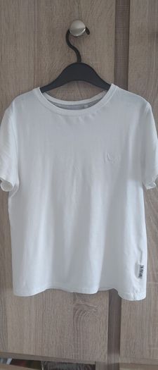 Boy white t shirt size 116 cm 100 per cent cotton