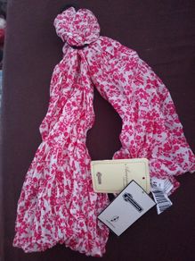 Stradivarius scarf