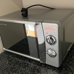 Russell Hobbs 17L 700W Microwave - Silver, Less Than 2 Years Old