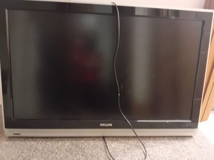 Two Tvs & 150 DVDs