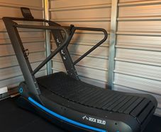 Curved treadmill