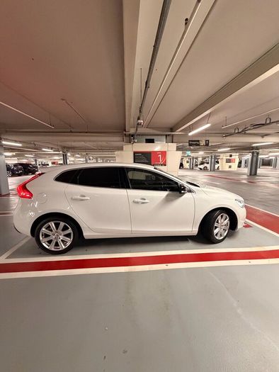 VOLVO V40  R-Design 2017 2.0, D4 Automatic