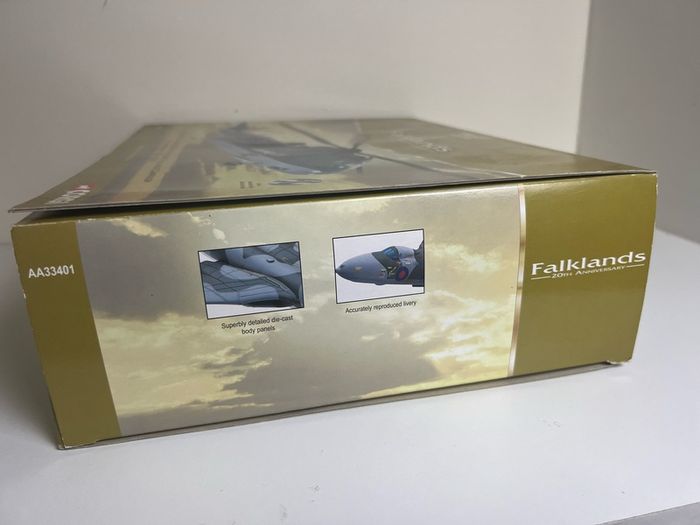 Corgi 1/72 Westland Sea King HAS2 825 NAS Falklands War 20th Anniversary AA33401 Diecast Model Helicopter Plane