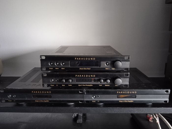 Parasound stereo preamplifier Zpre two mono stereo power amplifier Zamp and Ztuner