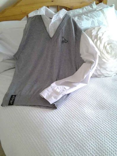 Henleys Grey Jumper/Shirt for Men - Size M