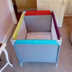 Travel cot