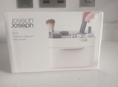 Cosmetic organiser with drawer