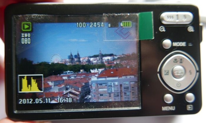 Traveler XS 4000 10.0 MP Digital Camera + SD Card and charger - works well