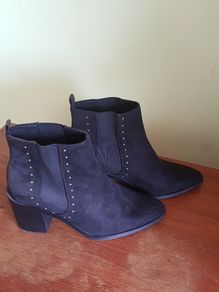 Black shoes