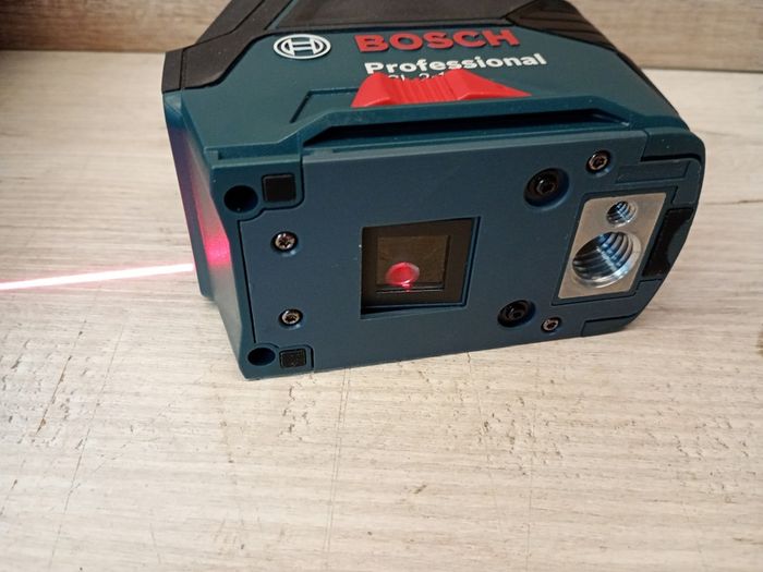 Bosch Professional Cross Line Laser GCL 2-15 with Holder