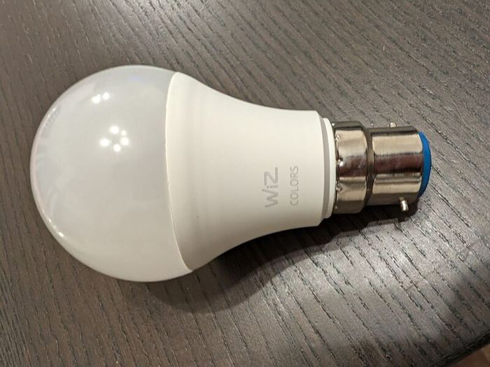 WiZ Smart Connected LED Light Bulb (WiFi / Bluetooth)