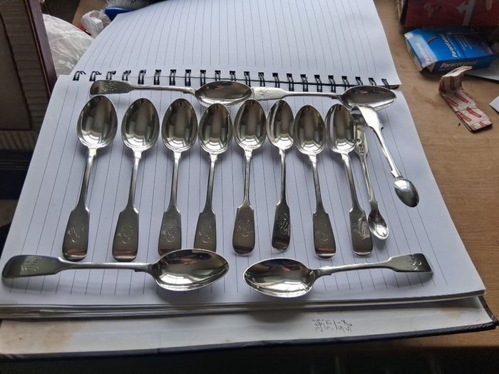12 X John Round Fiddle Pattern Sterling Silver Teaspoons Plus Tongs (275 grams)