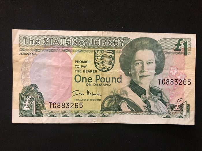 1 Jersey Pound banknote (St. Helier Parish Church)