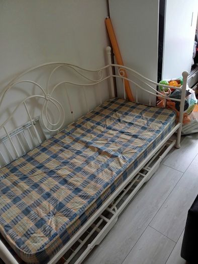 Single bed