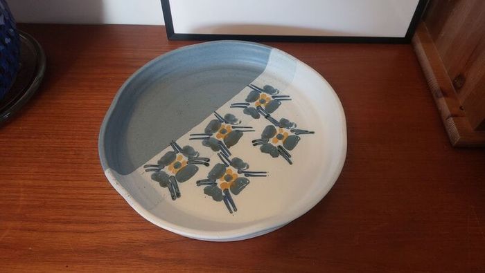 Fabulous Shallow Display Bowl/Platter, Hand-Potted by the Popular and Collectable Irish Potter Suzanne May, Circa 1990's.